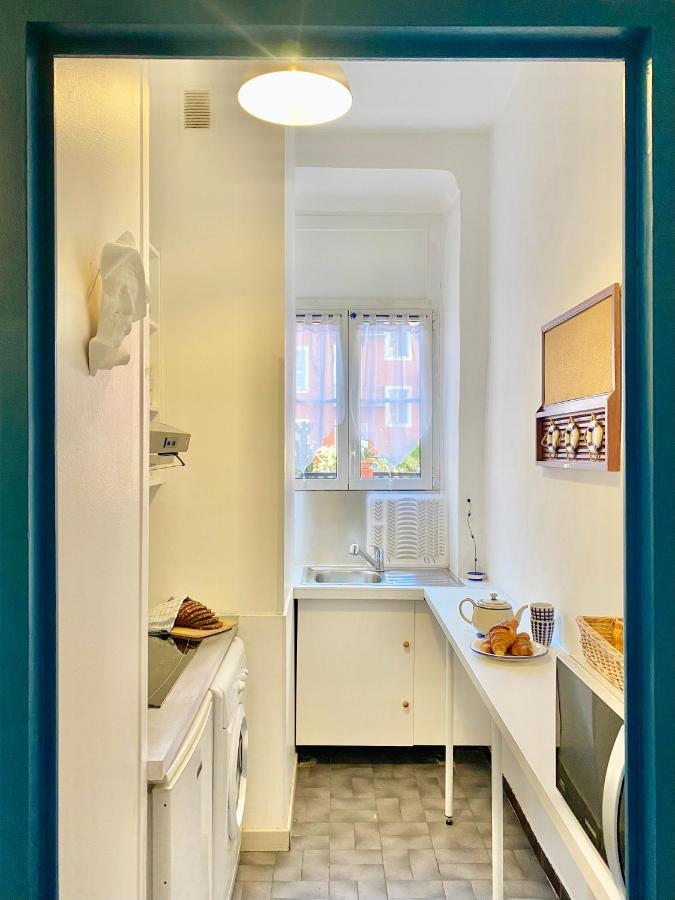 Nautical Living In The Sought-after Port Apartment Nizza